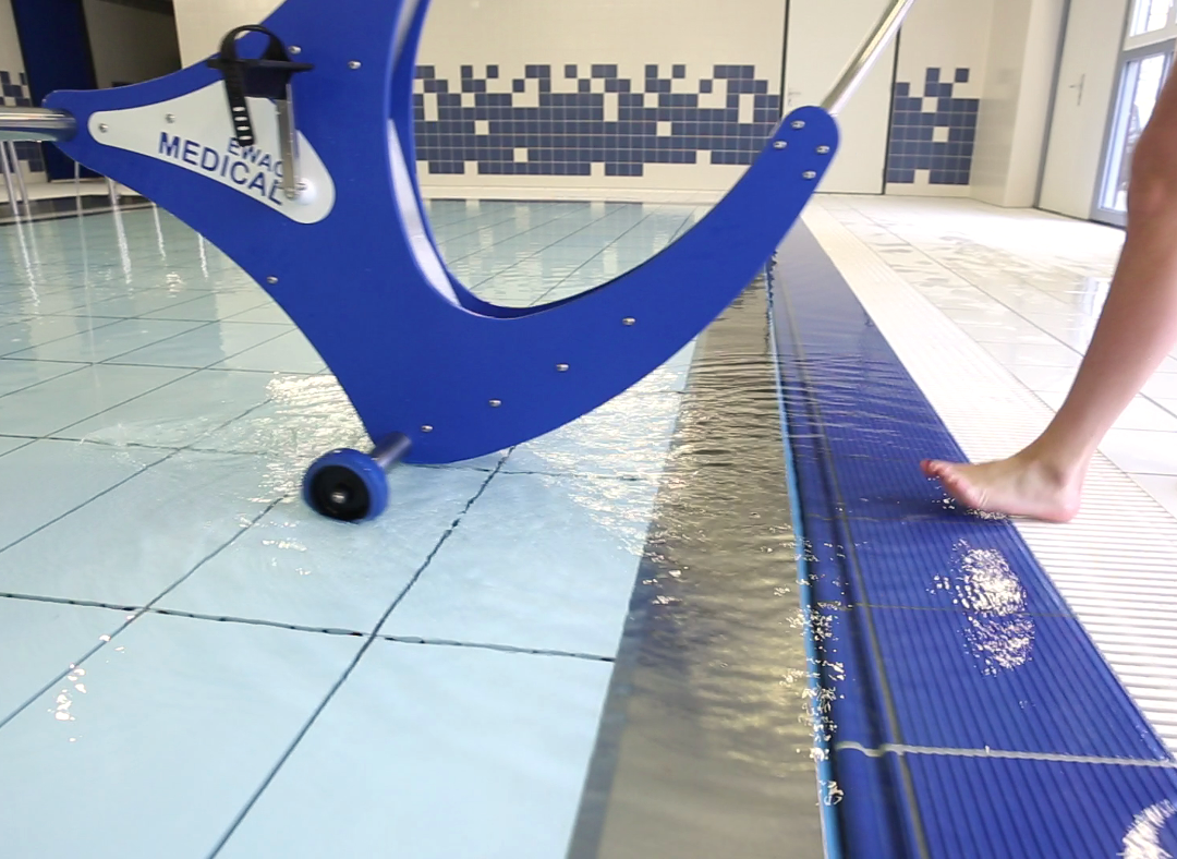 Underwater bicycle easy transfer with wheels