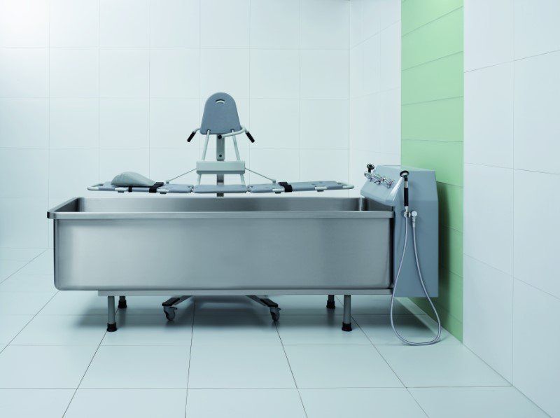 Burns treatment bath